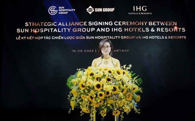 Lễ ký kết hợp tác chiến lược của Sun Hospitality Group và IHG Hotels & Resorts